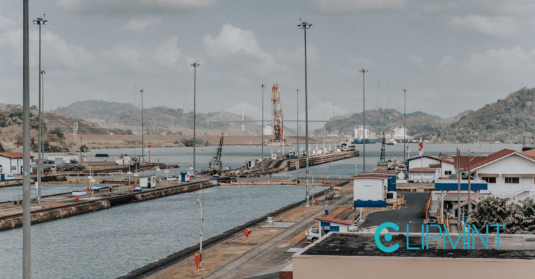 ¿Qué pasa con el USS Sampson en Panamá en 2025? image